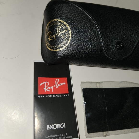 Ray-Ban class case,cleaner - Picture 2 of 2